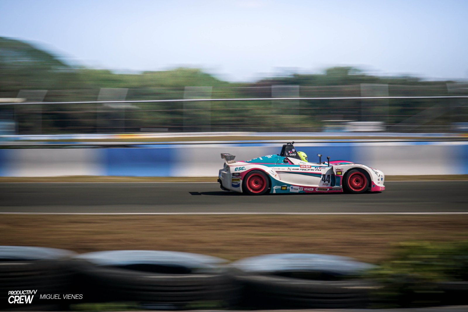 Ribbon Arc Motorsport - Formula V1 on the track
